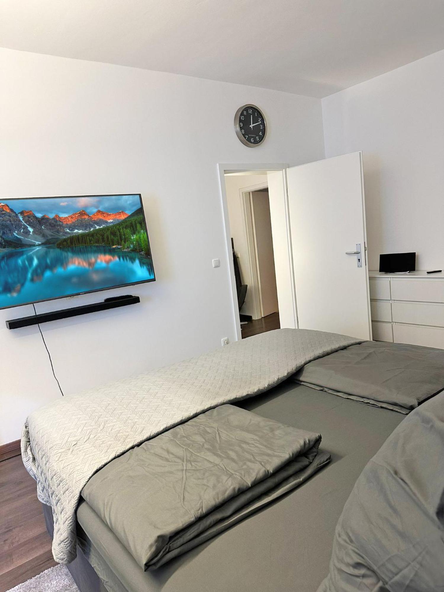 Group Oasis In Munich Cinema, Pool Table, 17 Beds Apartment