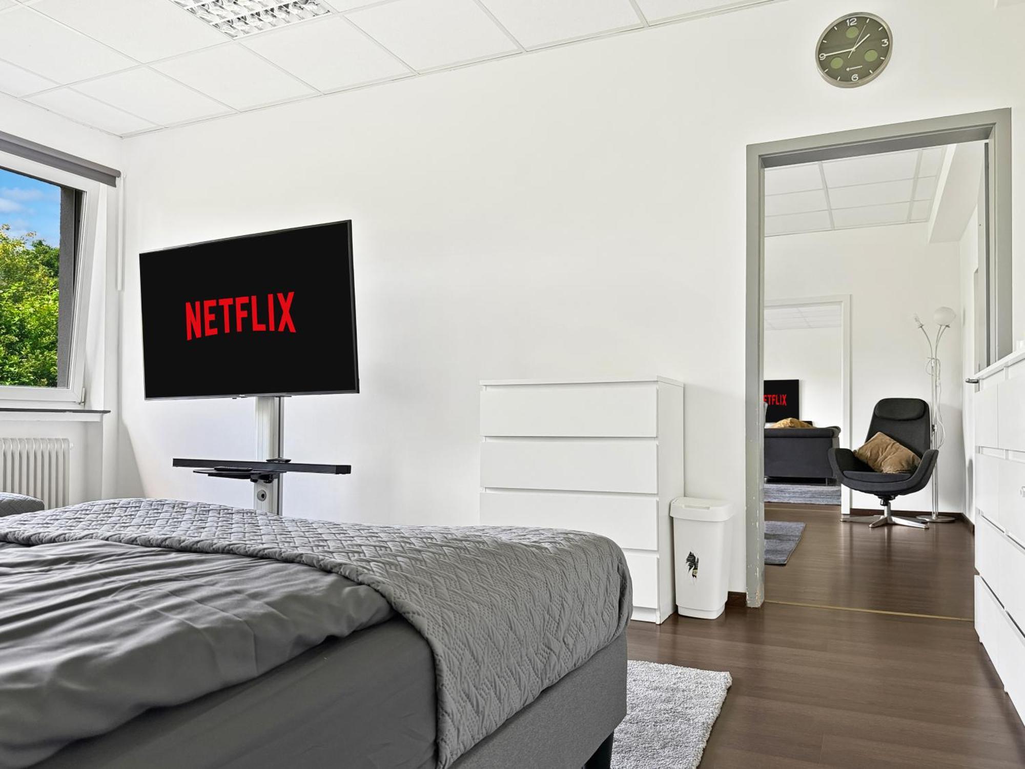 Group Oasis In Munich Cinema, Pool Table, 17 Beds Apartment München