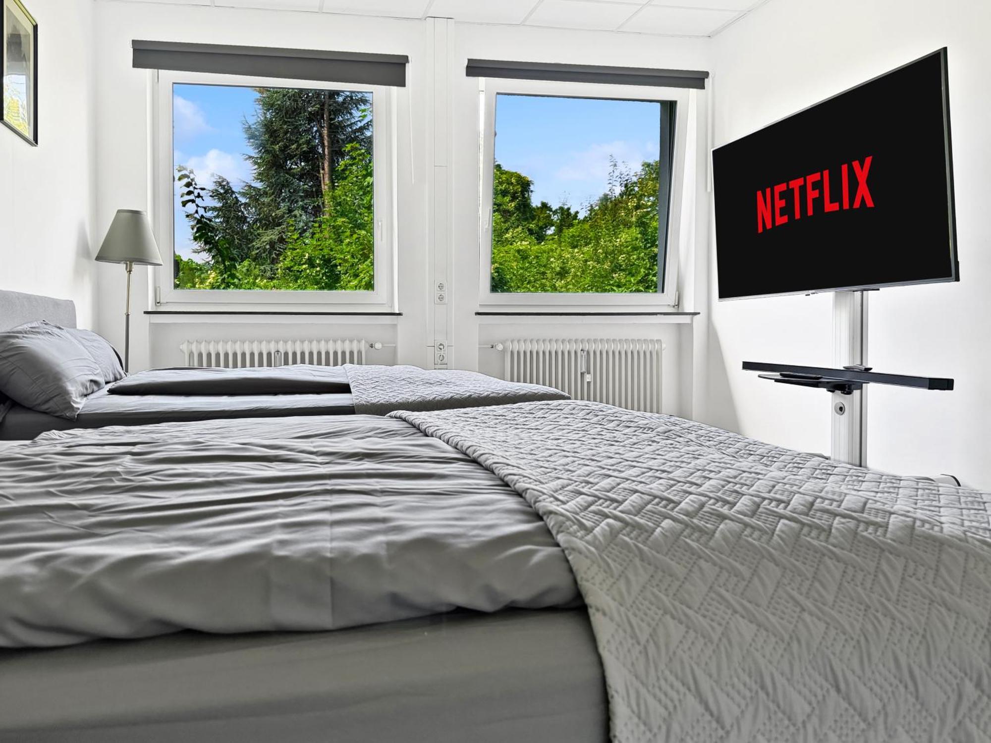 Group Oasis In Munich Cinema, Pool Table, 17 Beds Apartment