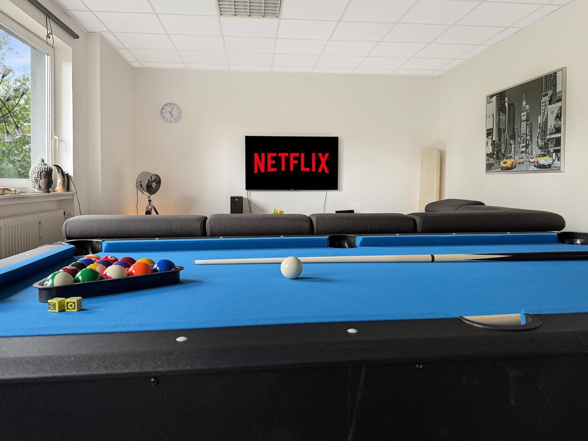 Group Oasis In Munich Cinema, Pool Table, 17 Beds Apartment *