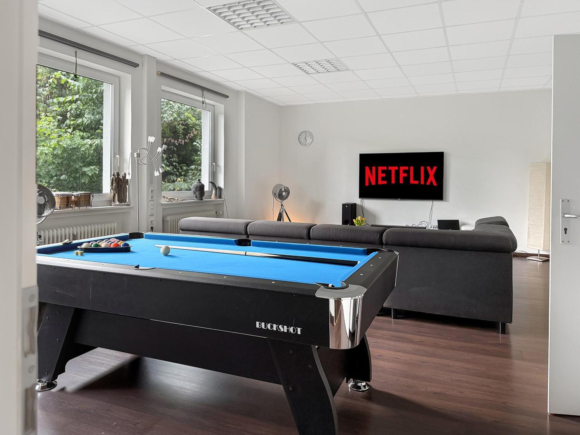 Apartment Group Oasis In Munich Cinema, Pool Table, 17 Beds *