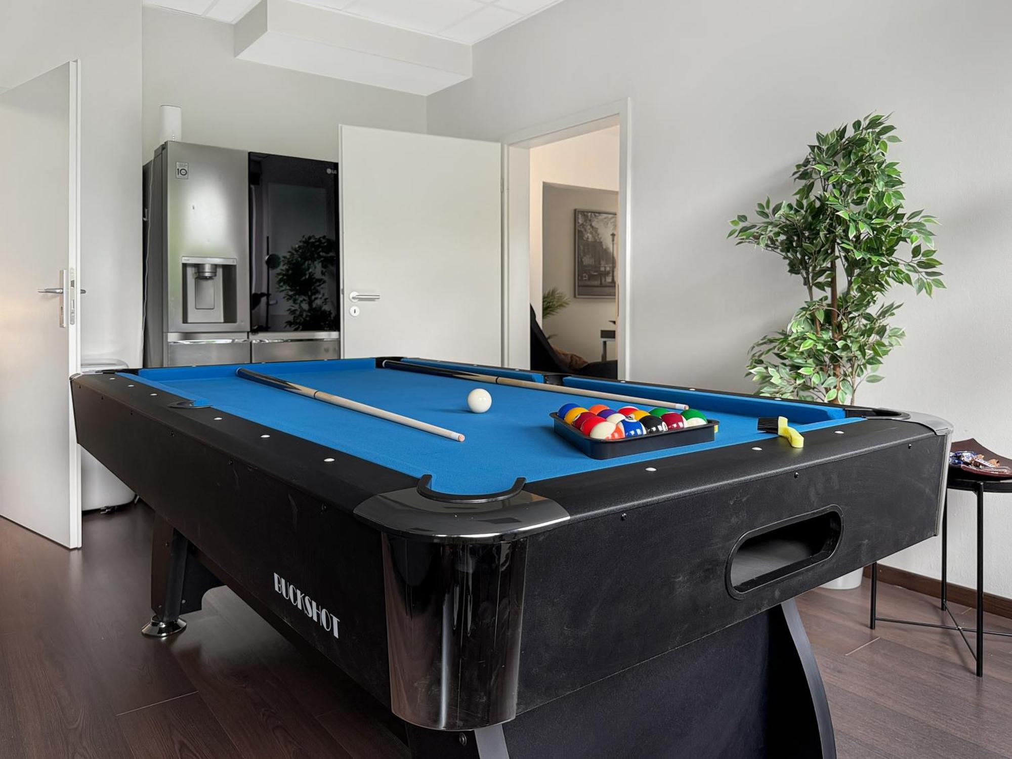 Group Oasis In Munich Cinema, Pool Table, 17 Beds * München